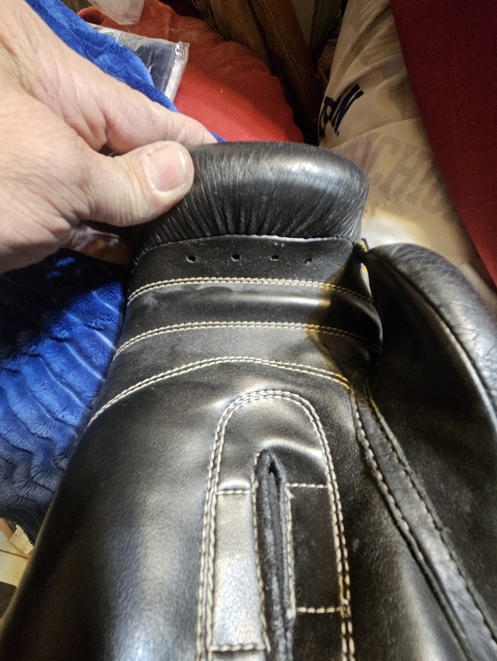 Top Contender Boxing Gloves - Picture 4 of 7